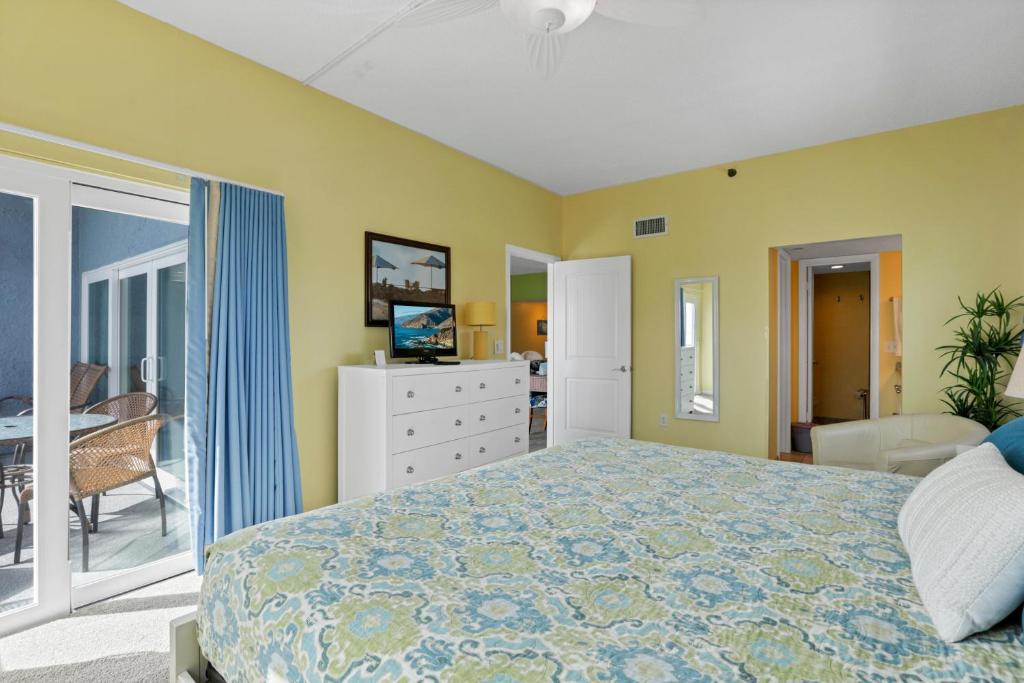 Double Condo 406